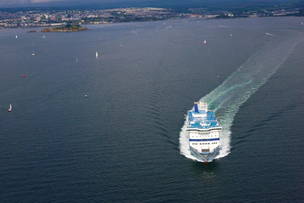 Armorique 2 au départ de Plymouth