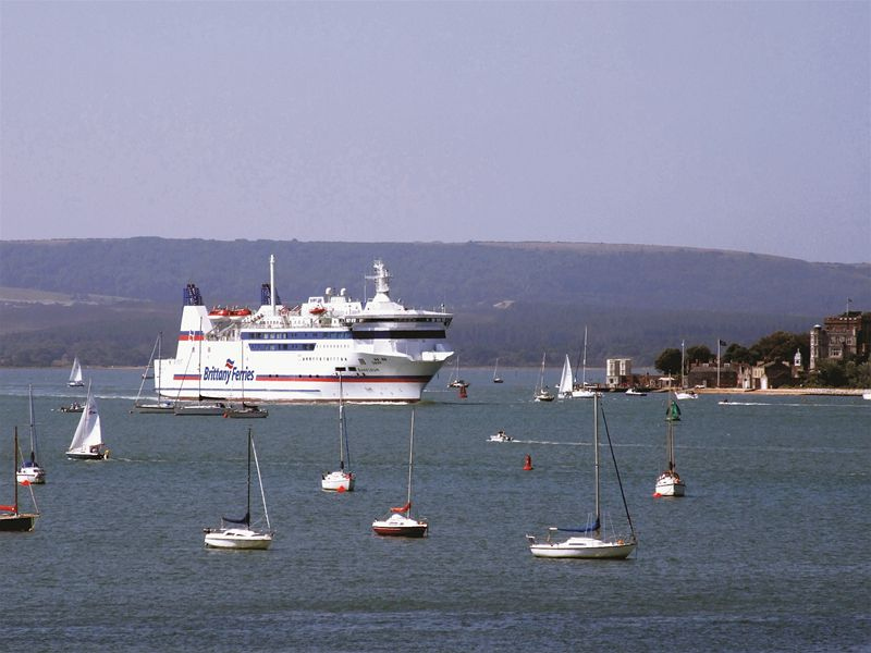 Barfleur arrivant à Poole