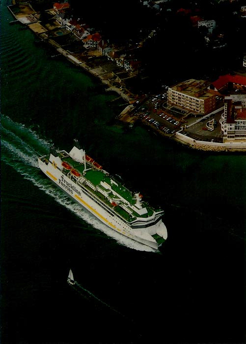 Barfleur dans ses premières années, en livrée Truckline Ferries