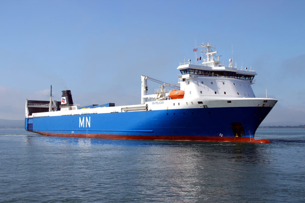 MN Pelican arrivant à Poole, en 2019