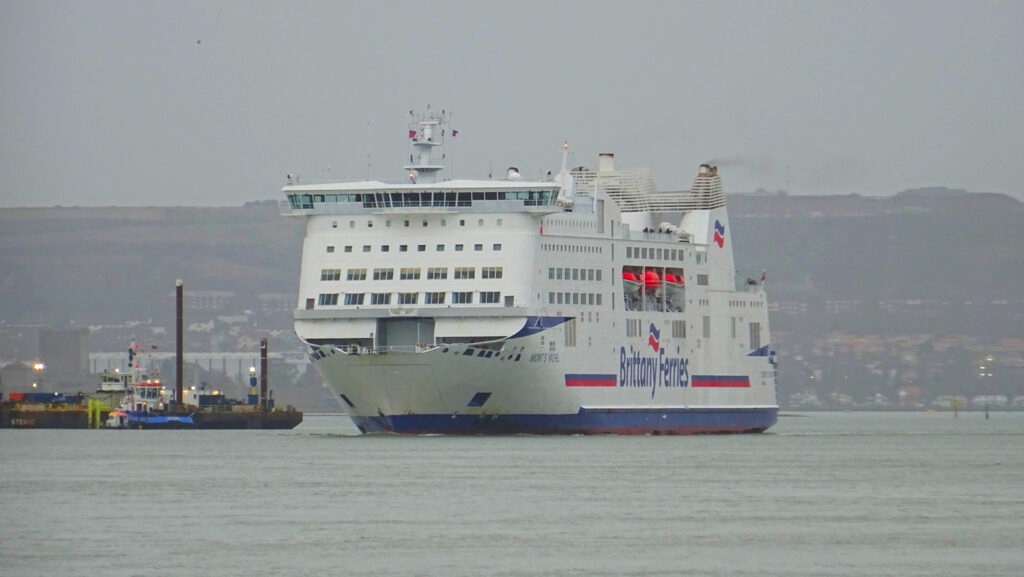 Mont St Michel quittant Portsmouth en direction de Ouistreham