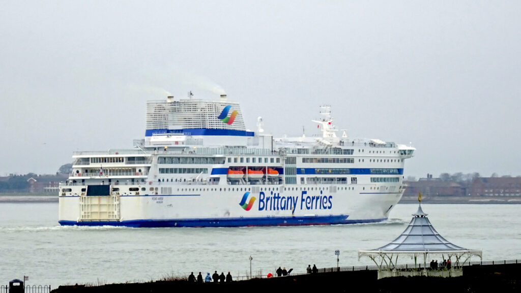 Pont-Aven arrivant à Portsmouth