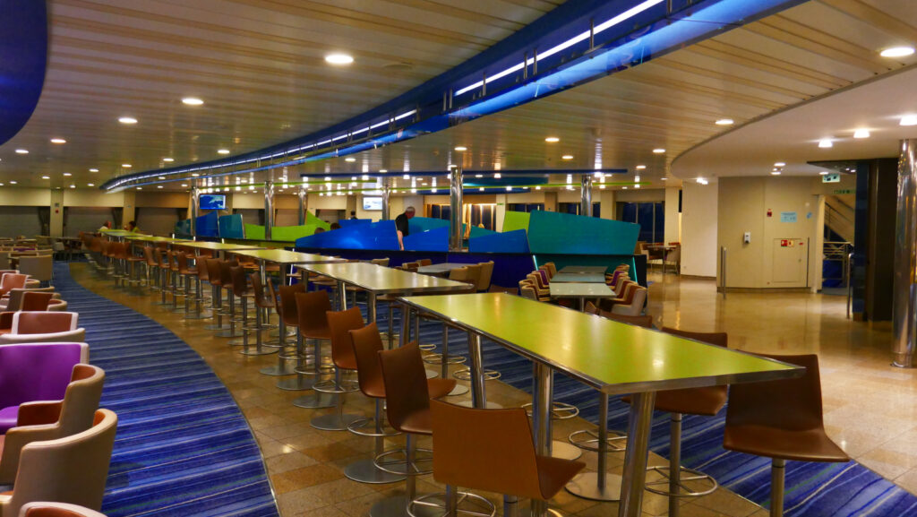 Salle de restauration du self-service d'Armorique (2)