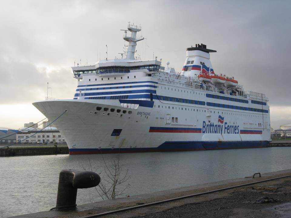 Bretagne désarmé dans le port du Havre
