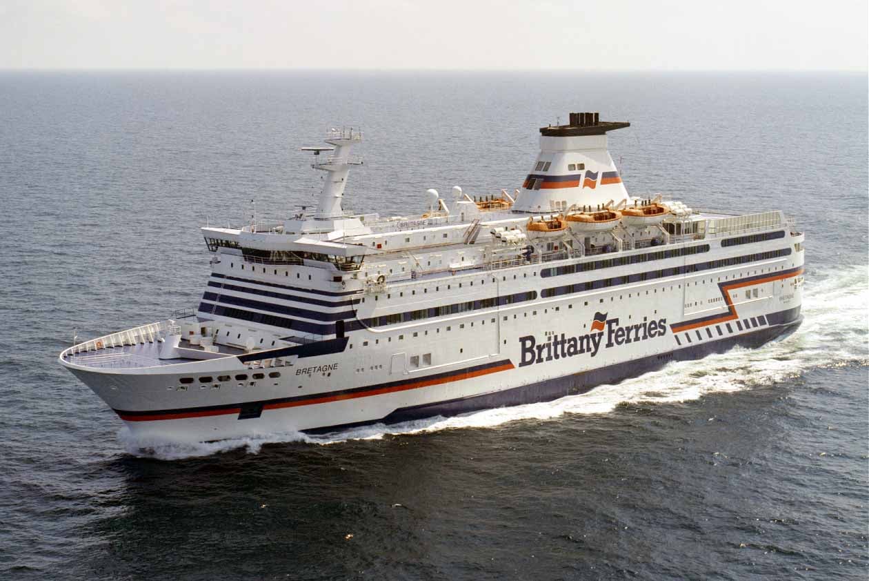 Ferry Bretagne en mer.