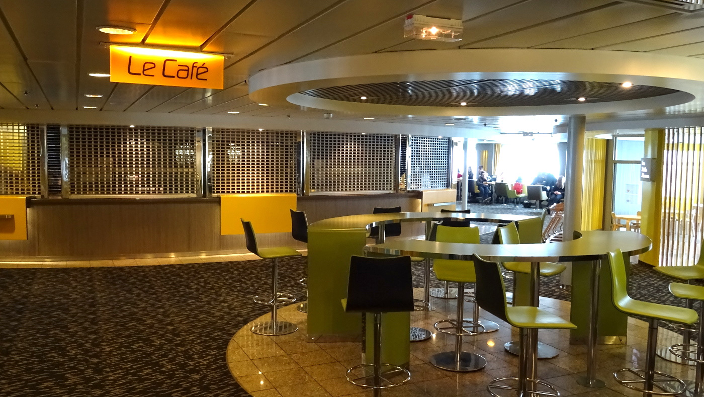 Café La Gerbe de Locronan, après sa rénovation de 2009, à bord du ferry Bretagne