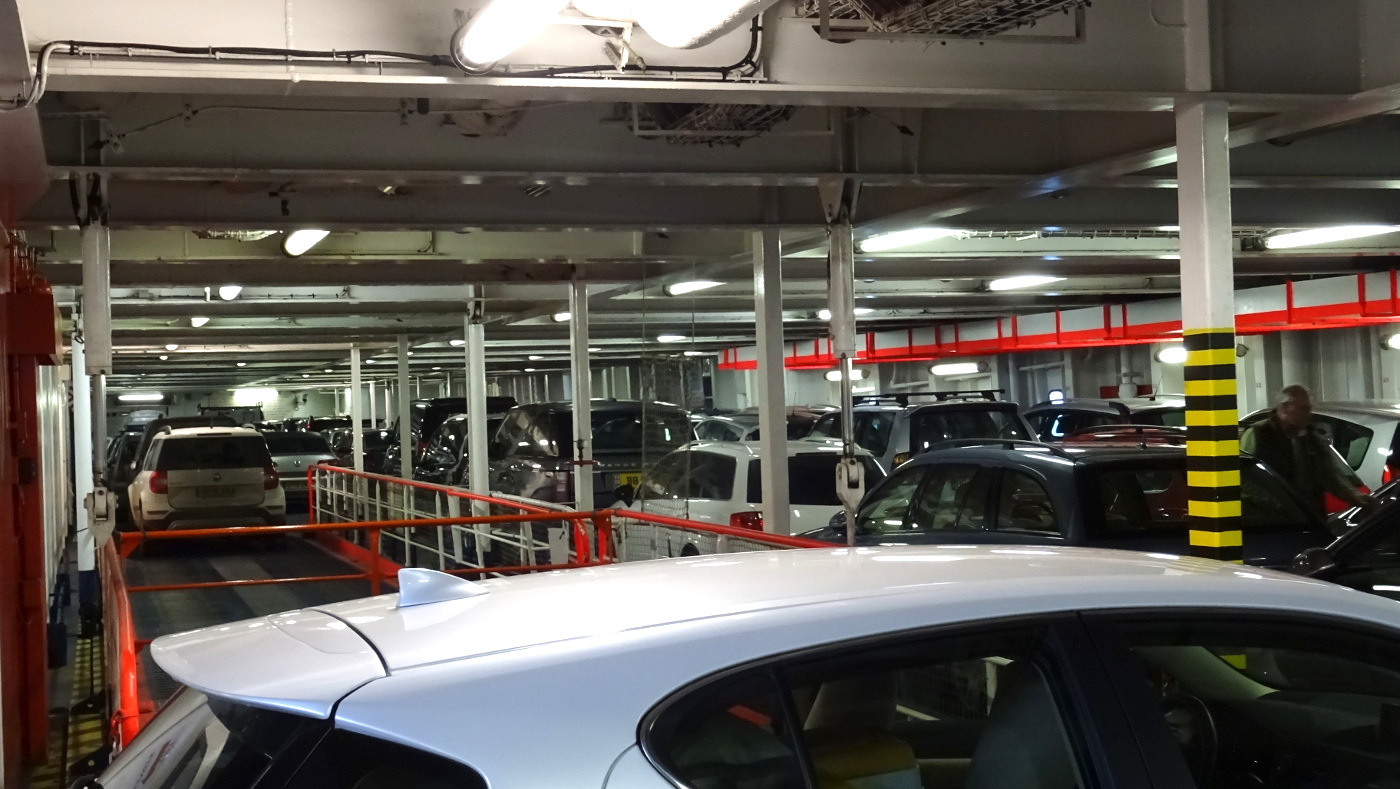 Pont garage numéro 5 du car-ferry Bretagne.