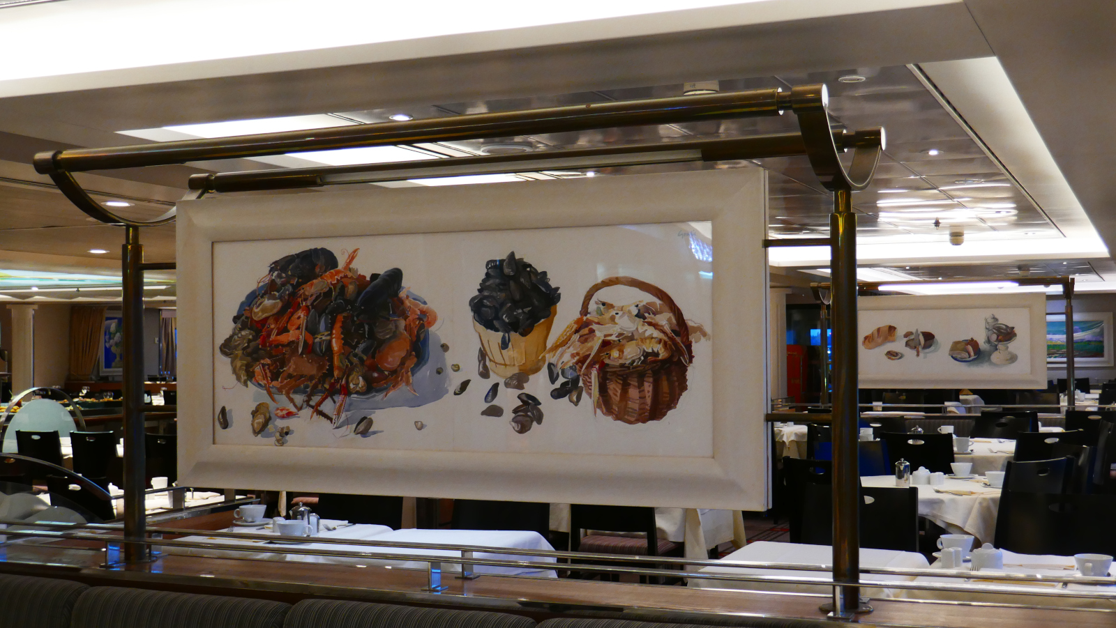 Les œuvres d'Alexander Goodie illustrent l'intégralité du car-ferry Bretagne, à l'instar de celle-ci dans le Restaurant Les Abers.