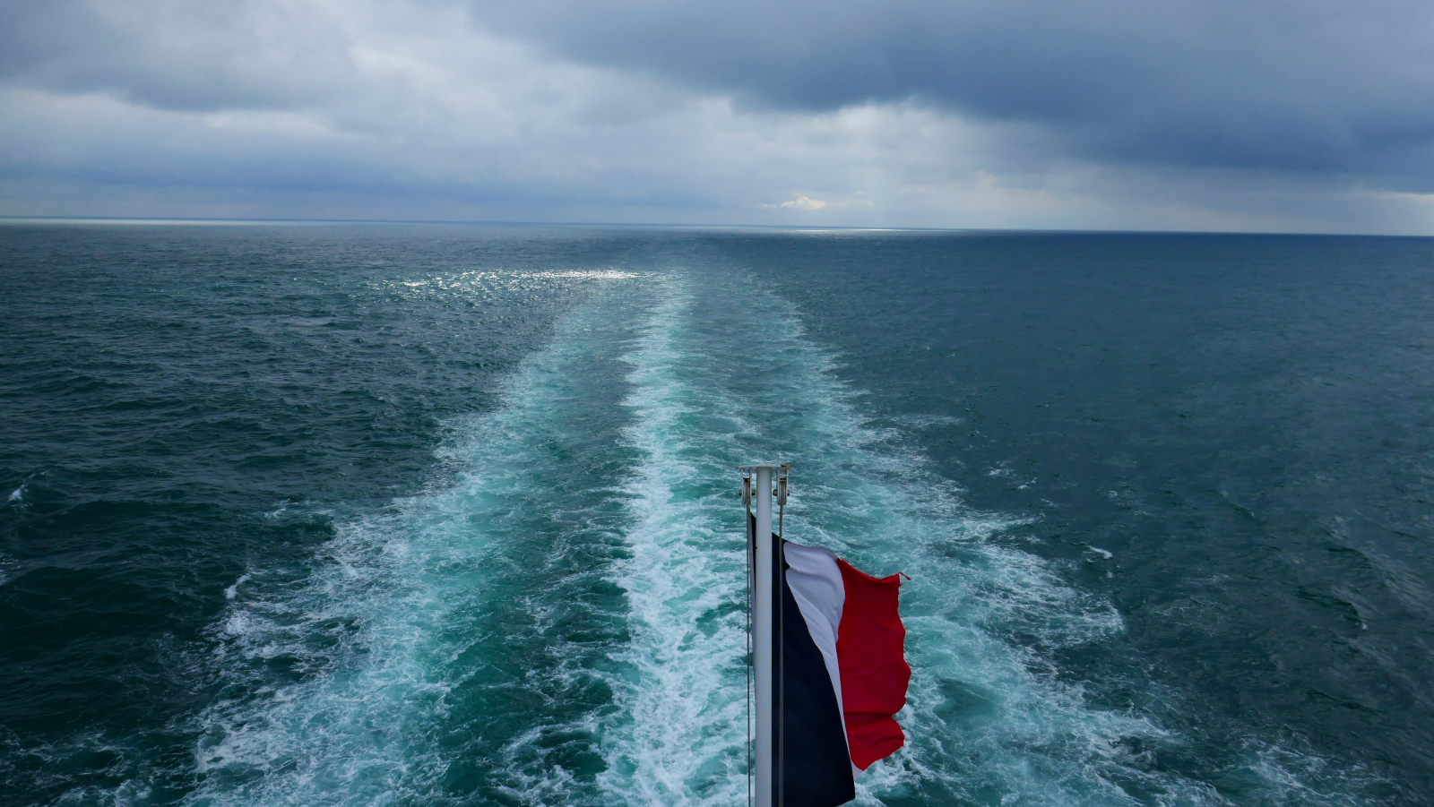 Photographie du sillage du car-ferry Bretagne.