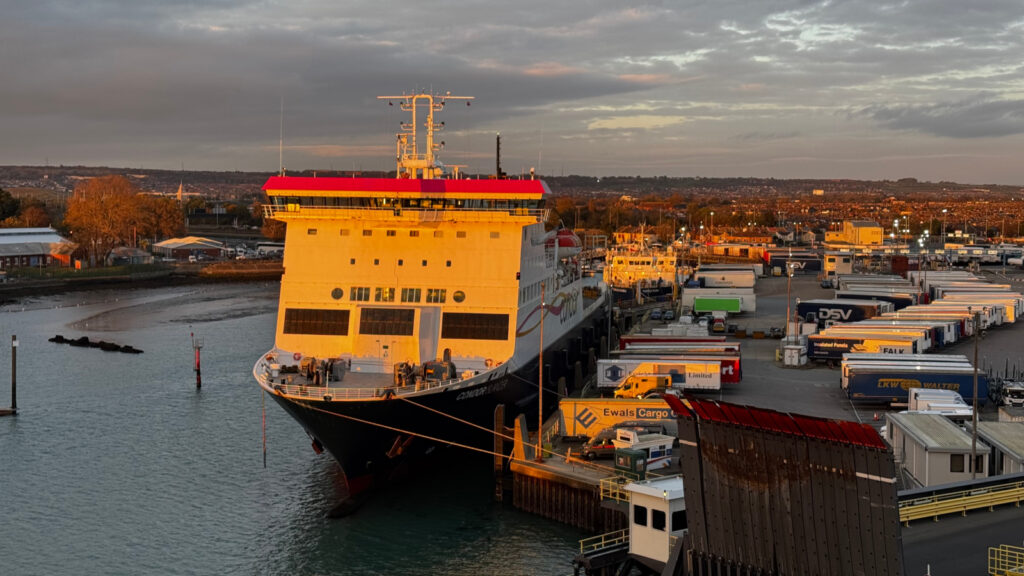 Condor Islander amarré à Portsmouth, en amont d'une traversée vers les îles Anglo-normandes