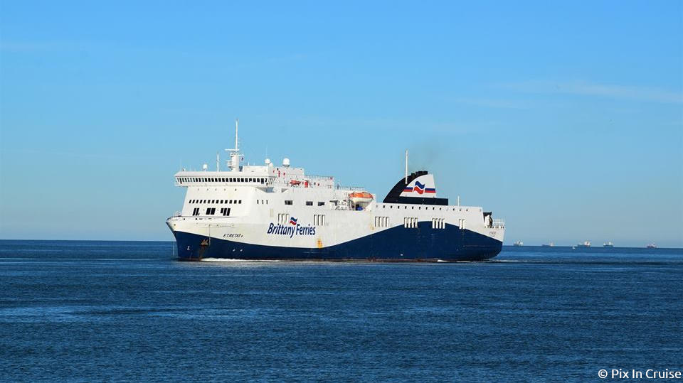 Étretat arrivant au Havre