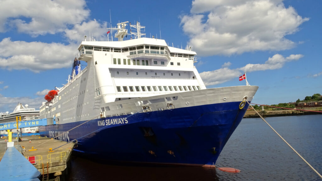 Ferry King Seaways de DFDS amarré dans le port de Newcastle, en amont d'une traversée vers Amsterdam.