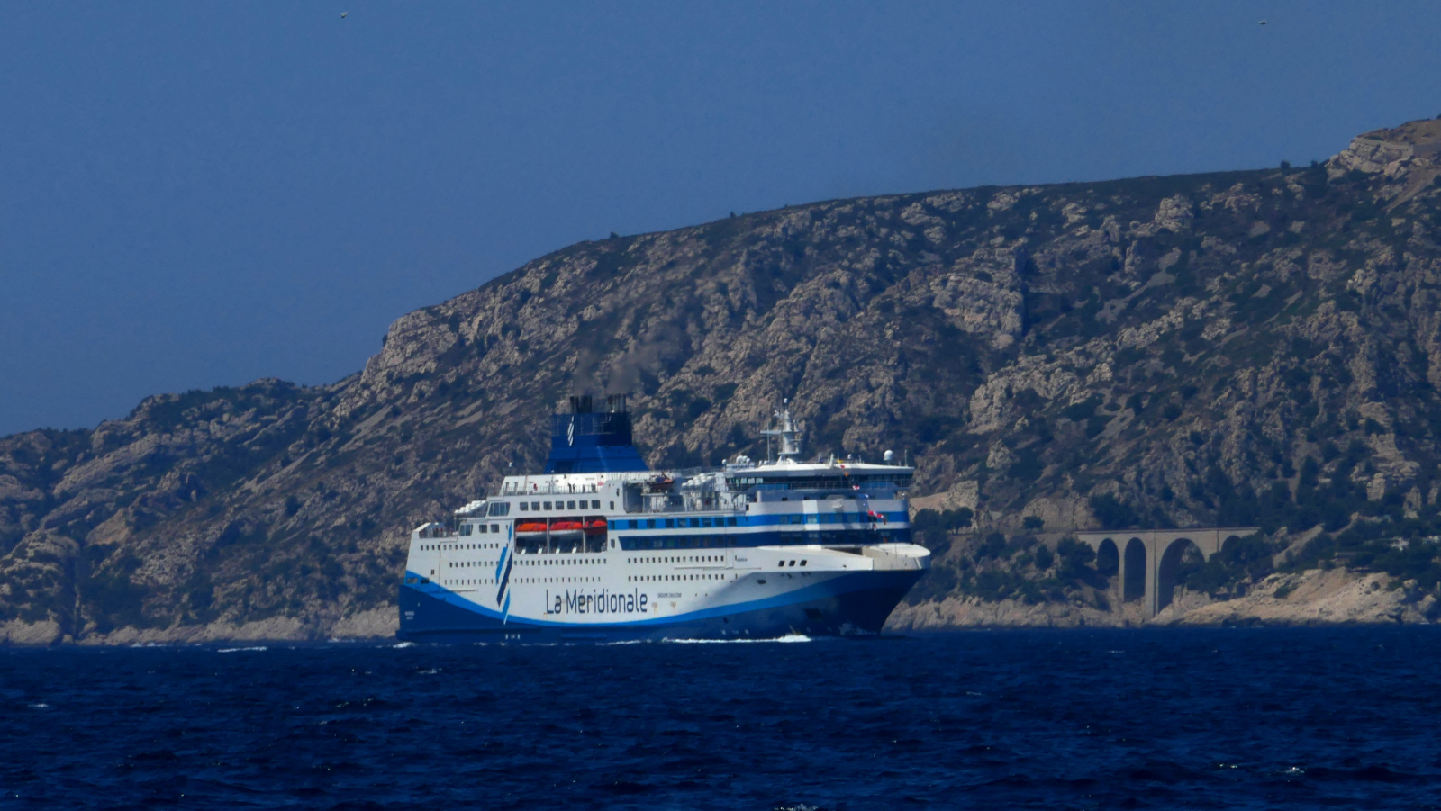 Le ferry Massalia (ex-Normandie) de la Méridionale arrive dans le port de Marseille.