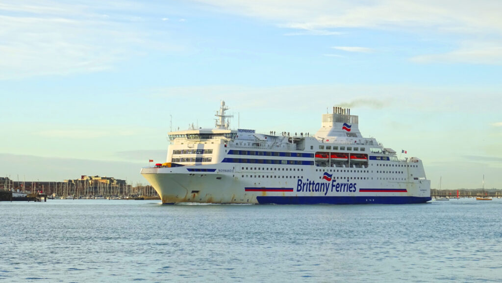 Ferry Normandie de Brittany Ferries appareillant de Portsmouth.