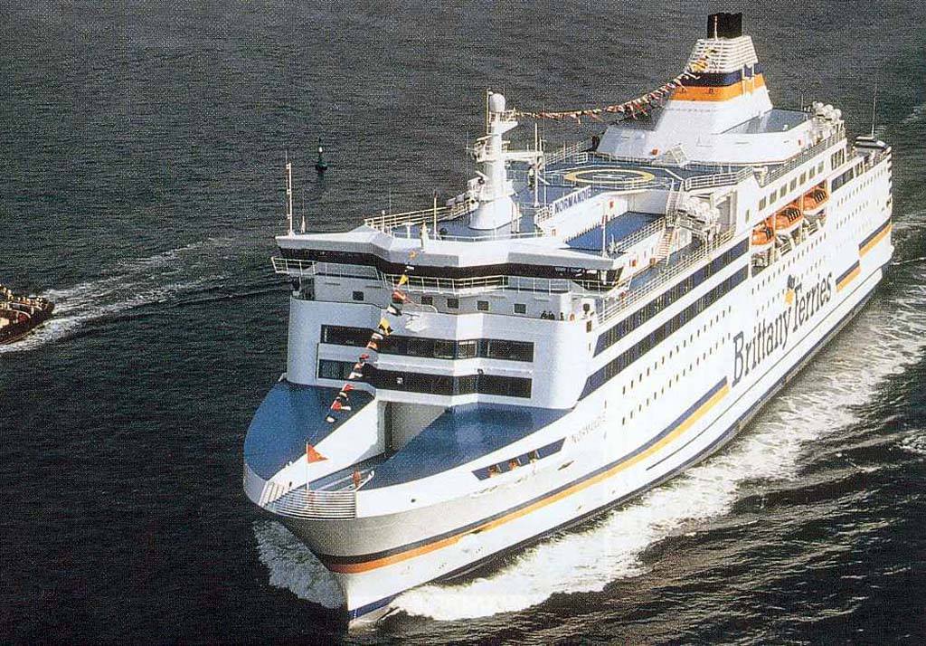 Ferry Normandie de Brittany Ferries lors de sa mise en service sur la ligne Caen (Ouistreham) - Portsmouth.