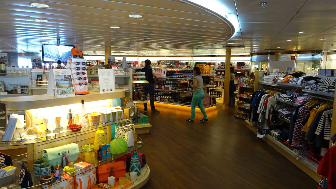 Boutique à bord du ferry Normandie de Brittany Ferries.