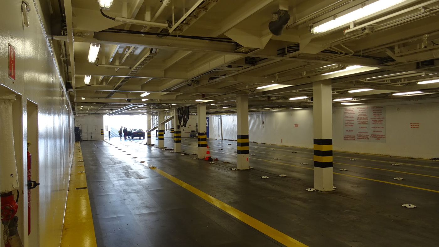 Pont garage 5 à bord du ferry Normandie de Brittany Ferries.