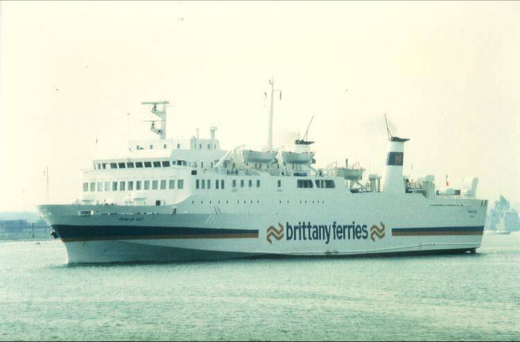 Navire Penn-Ar-Bed aux couleurs de Brittany Ferries, à la fin de sa carrière.