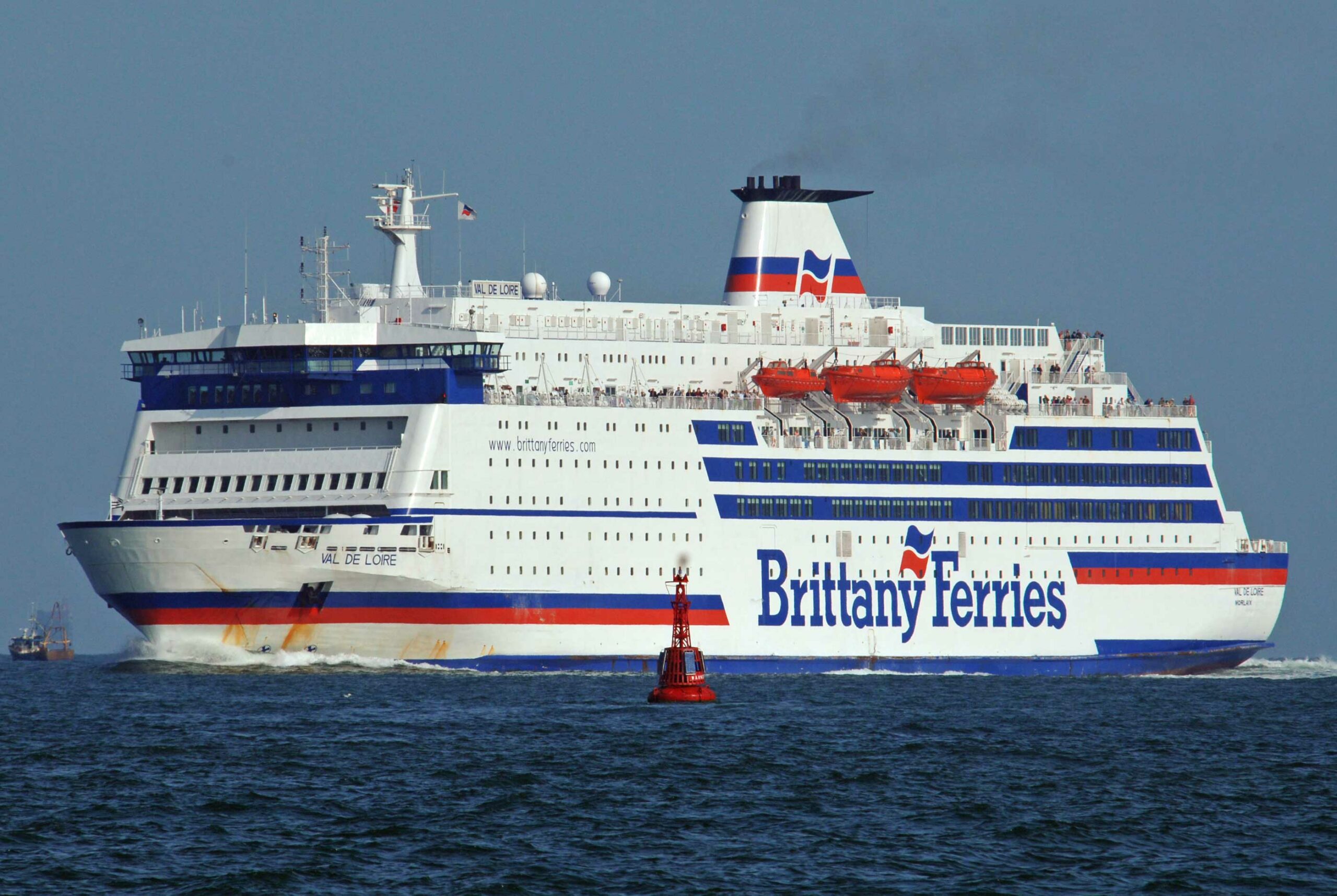 Ferry Val de Loire de Brittany Ferries arrivant à Portsmouth