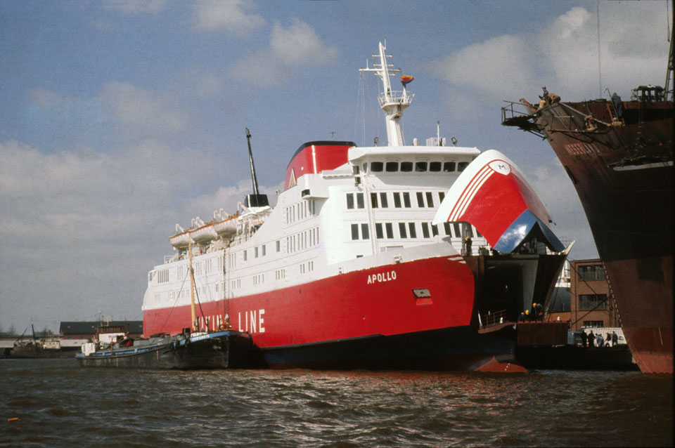 Le ferry Apollo de Viking Line est photographié peu après sa mise en service.