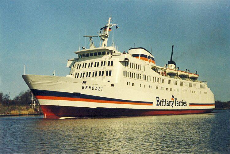 Le ferry Bénodet de Brittany Ferries quitte l'Allemagne pour entamer son service entre Roscoff et Plymouth.