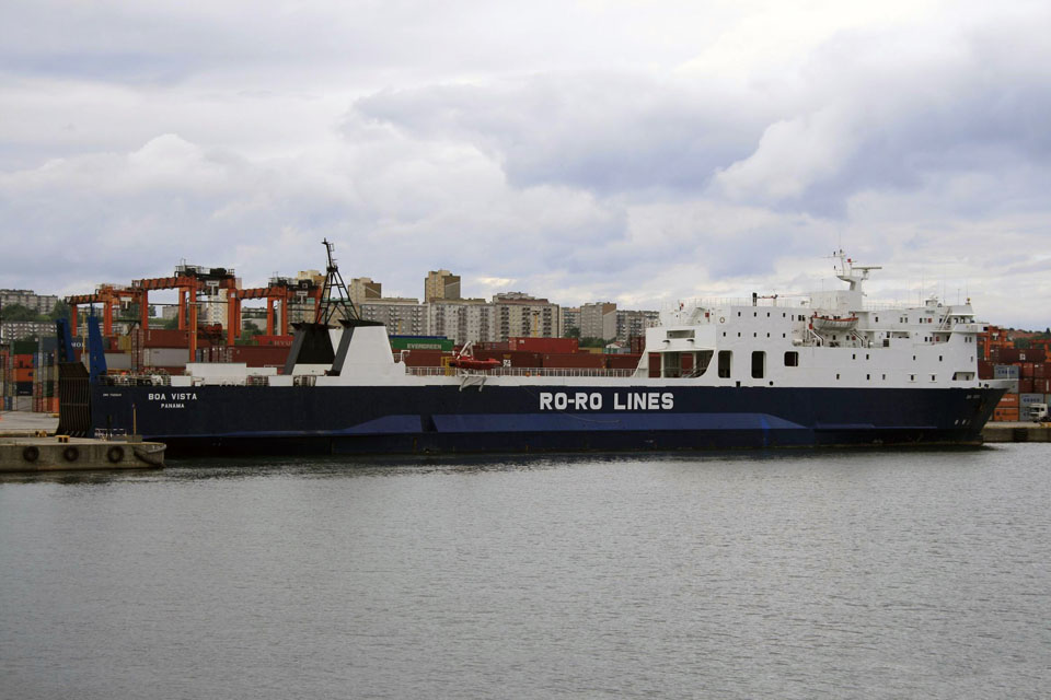 Le Boa Vista, affrété par Ro-Ro Line est amarré dans le port de Gdynia.