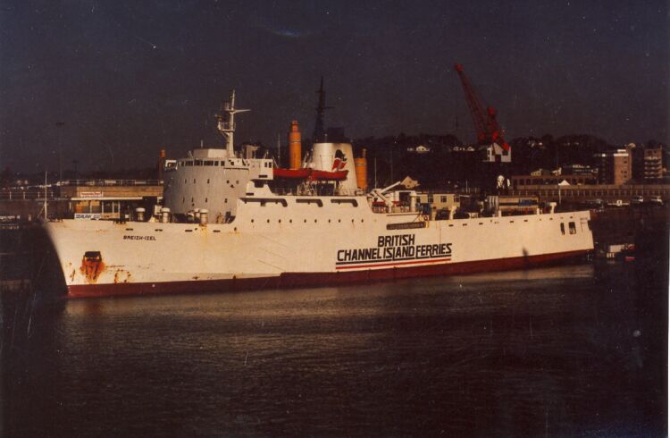 Ferry Breizh Izel, affrété en 1987 par British Channel Island Ferries