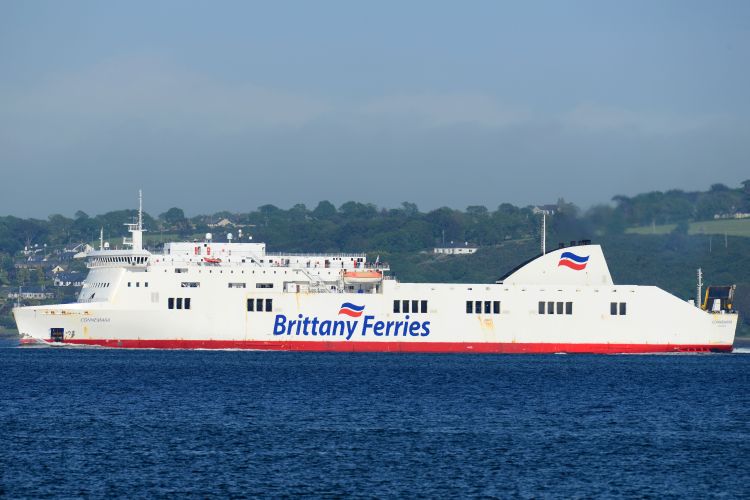 Le ferry Connemara de Brittany Ferries est photographié alors qu'il entre dans le port de Cork.