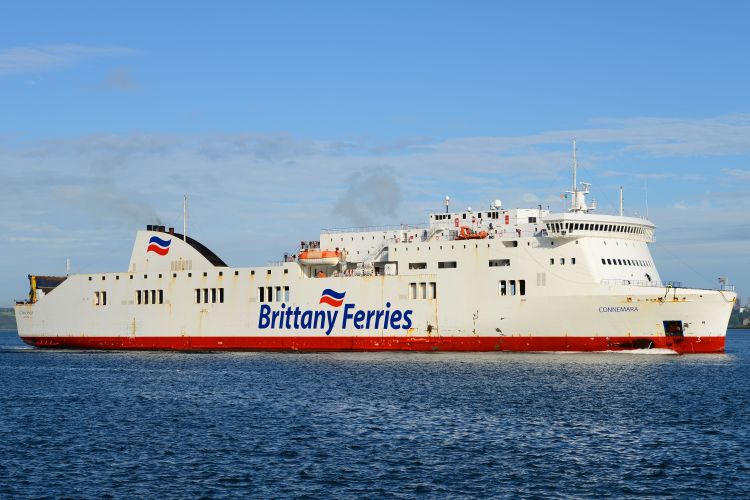 Le ferry Connemara de Brittany Ferries est photographié alors qu'il entre dans le port de Cork.