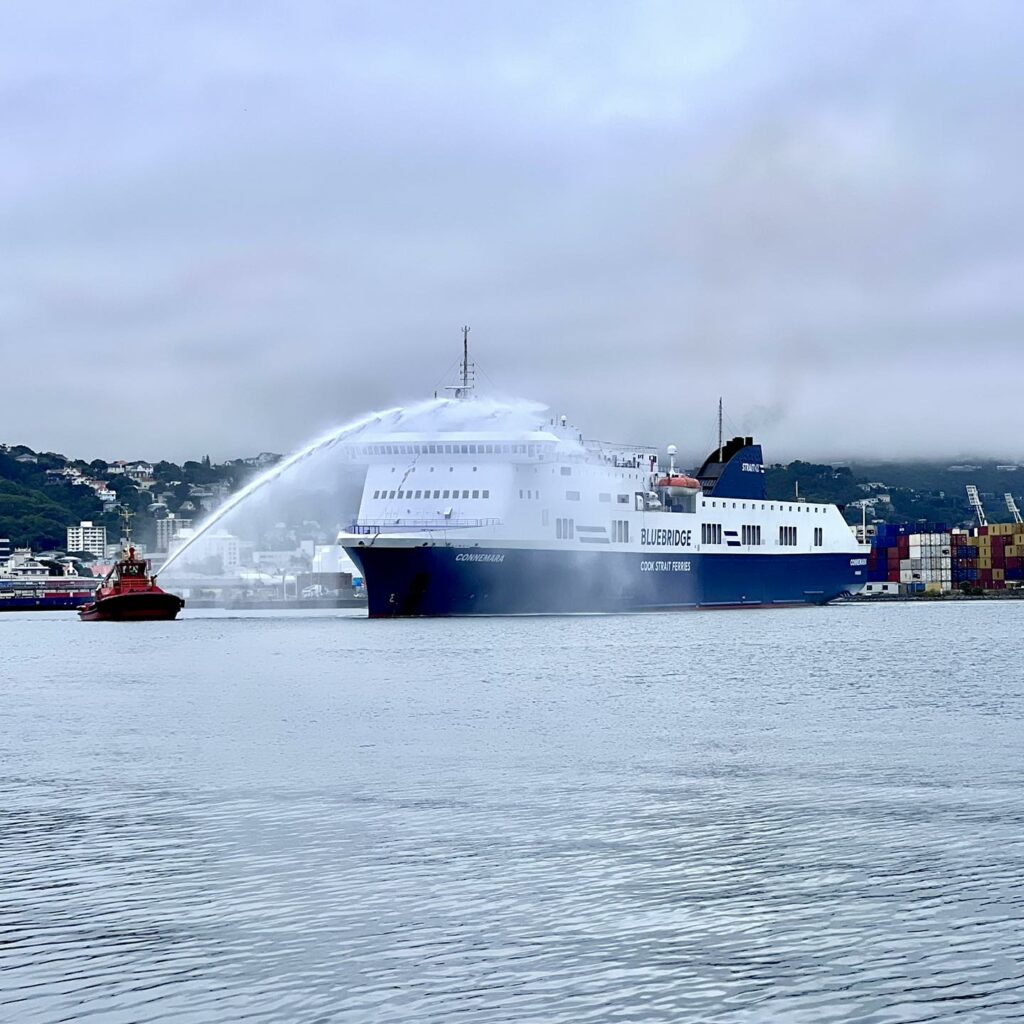 Le ferry Connemara de Bluebridge Cook Strait Ferries est photographié lors de son arrivée inaugurale à Wellington.