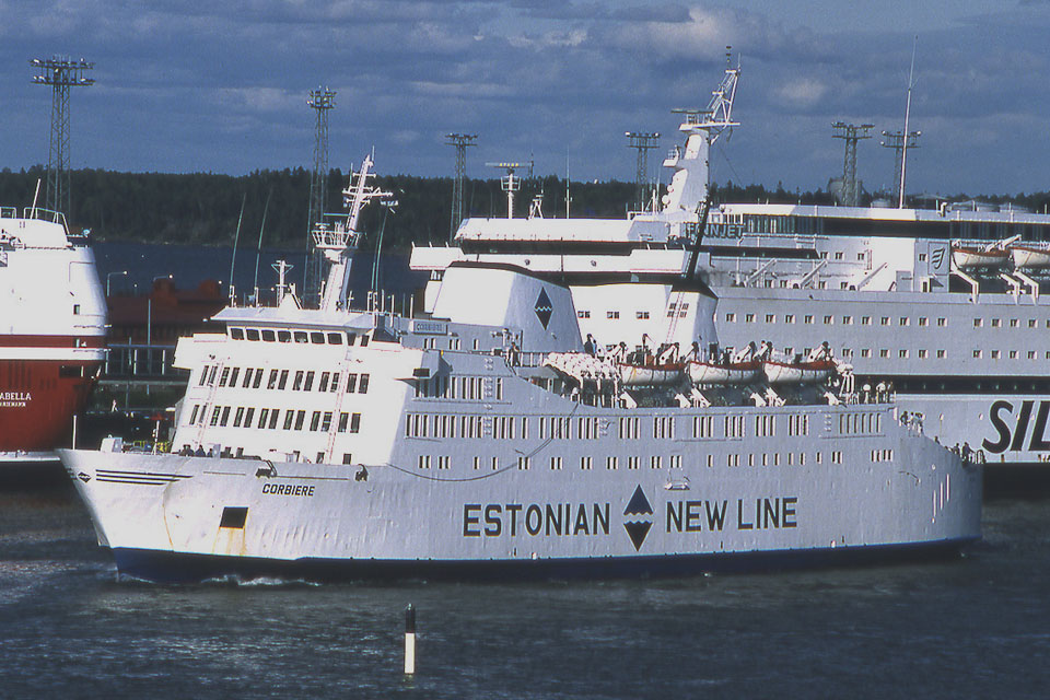 Le ferry Corbière de Estonian New Line est photographié dans le port d'Helsinki.