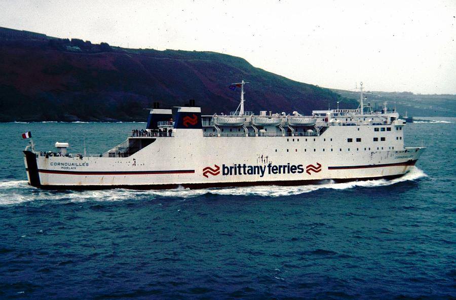 Le ferry Cornouailles de Brittany Ferries appareille du port de Plymouth.