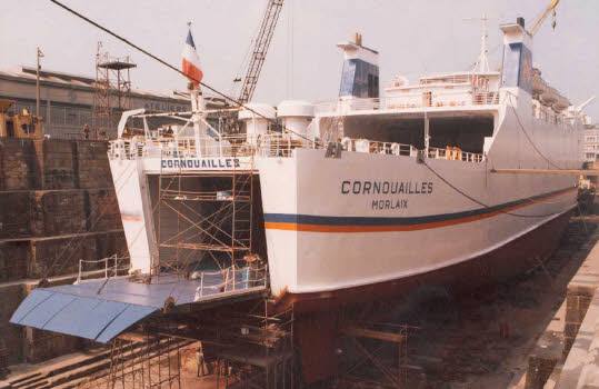 Le ferry Cornouailles de Brittany Ferries est photographié alors qu'il est en cale sèche.