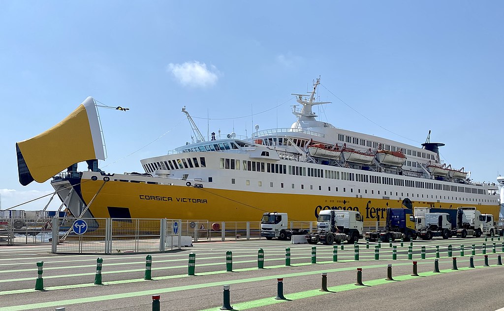 Ferry Corsica Victoria de Corsica Ferries à Bastia.