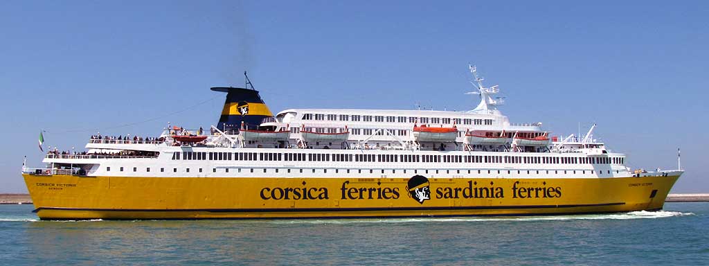 Ferry Corsica Victoria de Corsica Ferries au port de Livourne