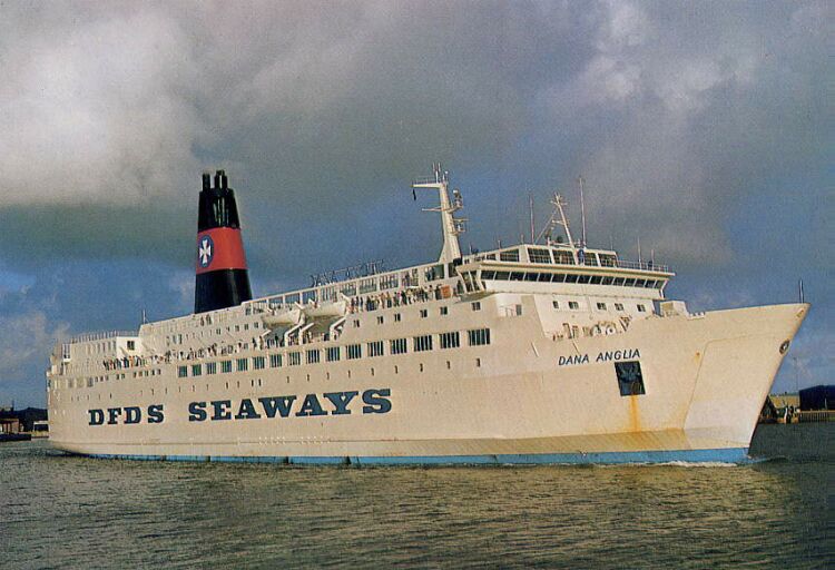 Le ferry Dana Anglia est photographié peu après sa mise en service.