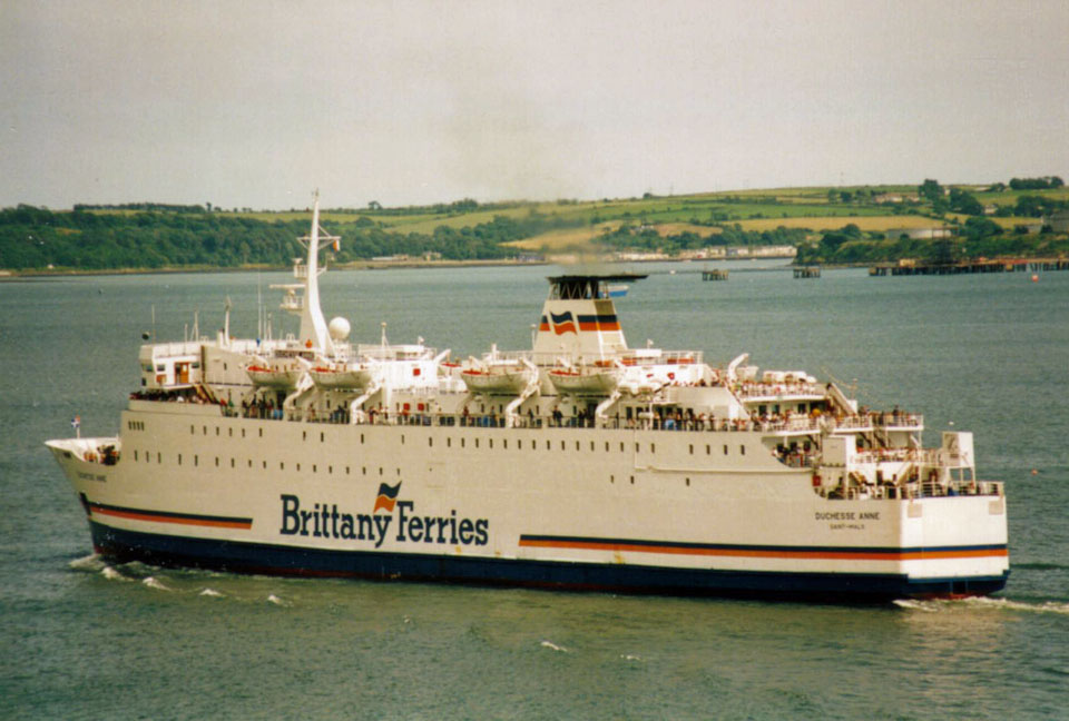 Arrivée du ferry Duchesse Anne de Brittany Ferries dans le port de Cork