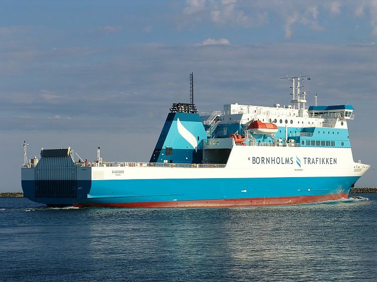 Le car-ferry Dueodde de Bornholmstrafikken est photographié à Ystad.