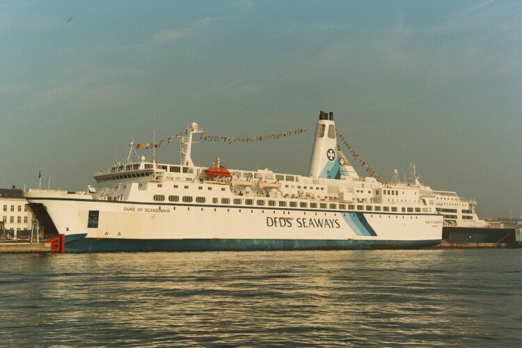 Le ferry Duke of Scandinavia de DFDS est amarré dans le port de Copenhague.