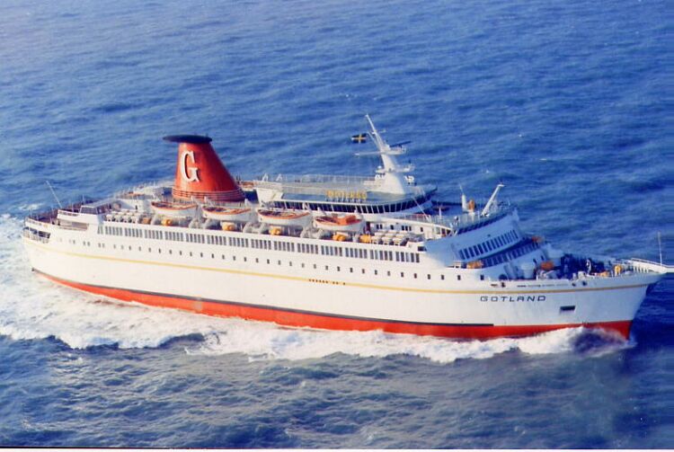 Le ferry Gotland de Rederi Ab Gotland est photographié en pleine mer.