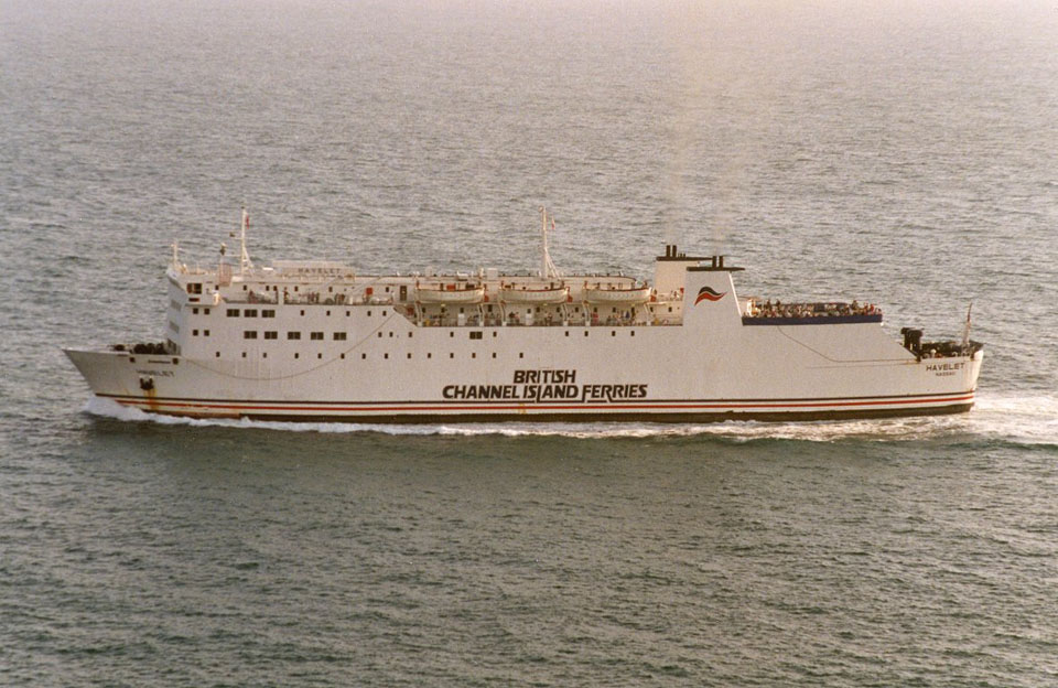 Le ferry Havelet de British Channel Islands Ferries est photographié en pleine mer.
