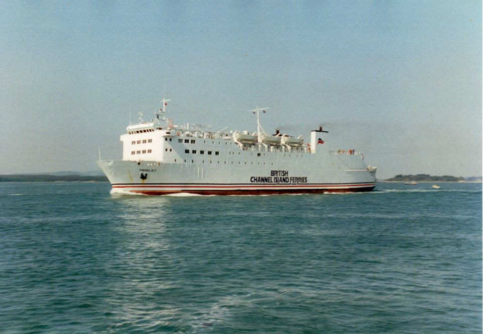 Le ferry Havelet de British Channel Islands Ferries (BCIF) arrive dans le port de Poole.