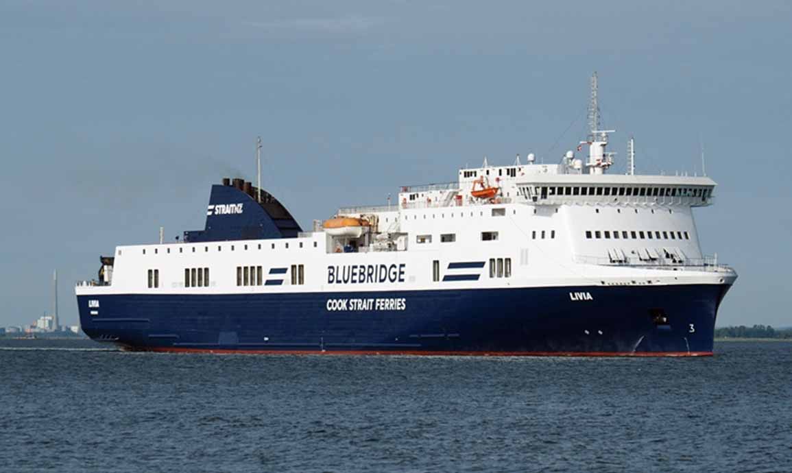Le ferry mixte Livia est photographié durant son transit vers la Nouvelle-Zélande.