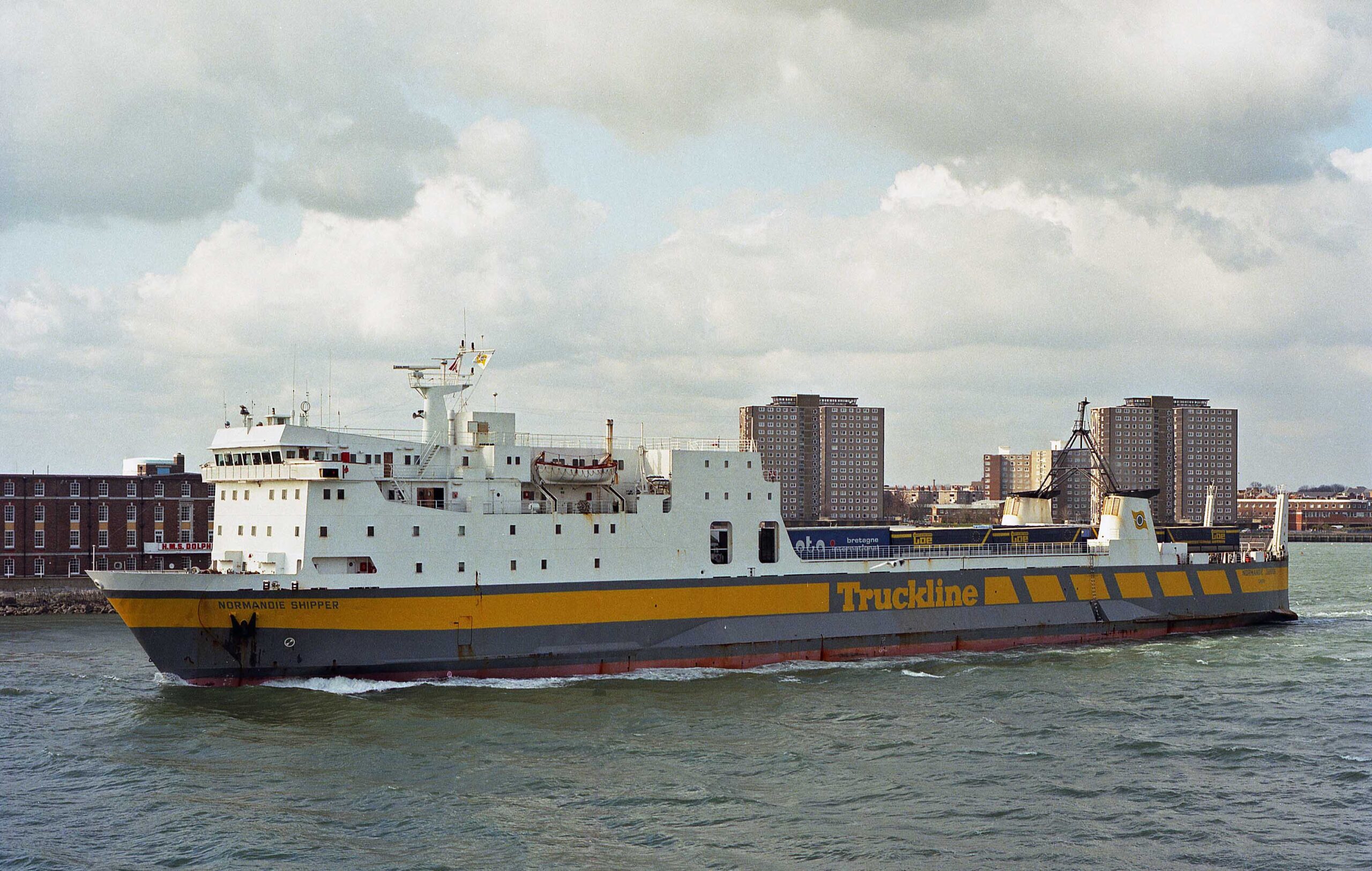 Le ferry Normandie Shipper de Truckline appareille de Portsmouth
