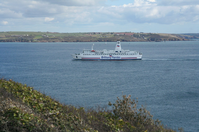 Le ferry Pont l'Abbé de Brittany Ferries approche du port de Plymouth
