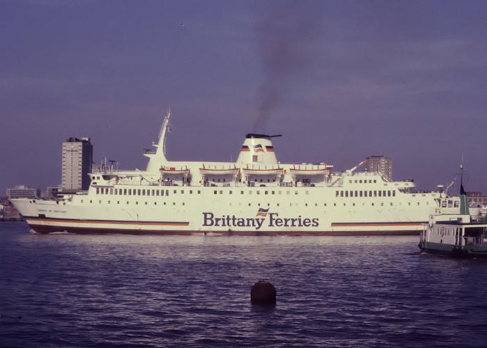 Le ferry Prince of Brittany de Brittany Ferries appareille de Portsmouth en direction de Saint-Malo