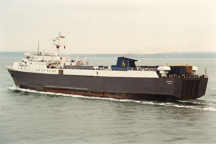Le ferry Purbeck de Commodore est photographié à son appareillage de Portsmouth.