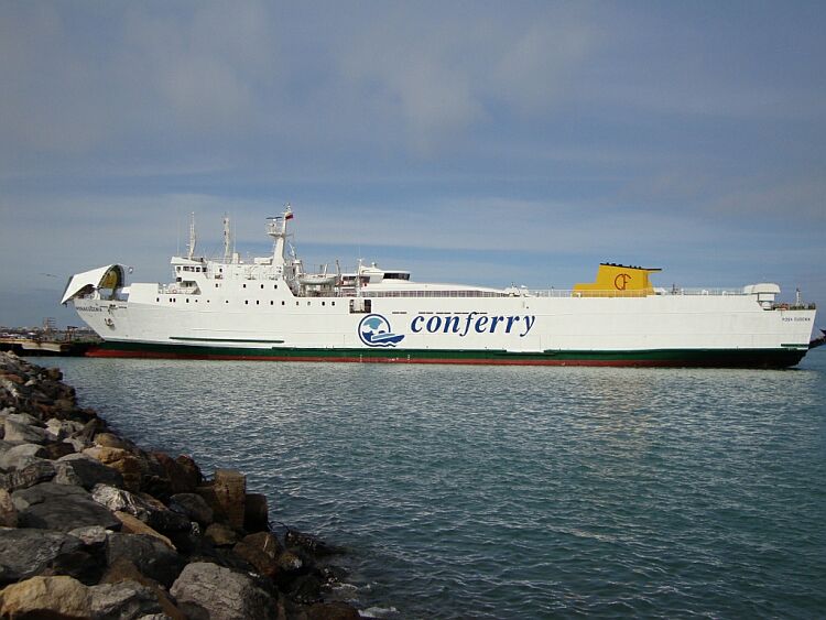Le ferry Rosa Eugenia de Conferry