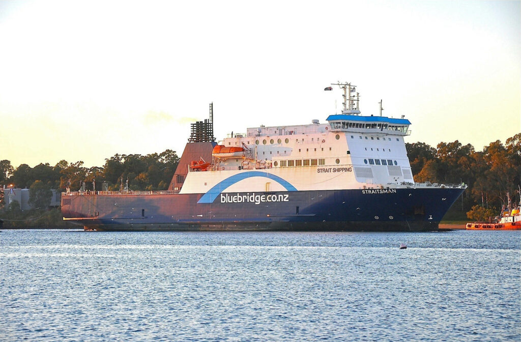 Le car-ferry Straitsman est photographié à Brisbane.