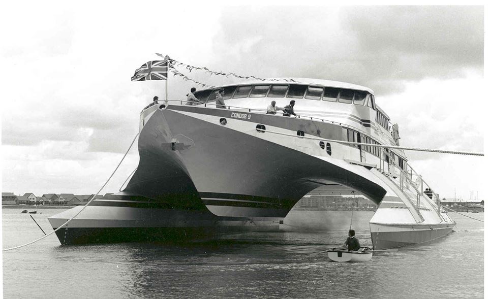 Le catamaran Condor 9 de Condor Ferries est photographié peu après son lancement.